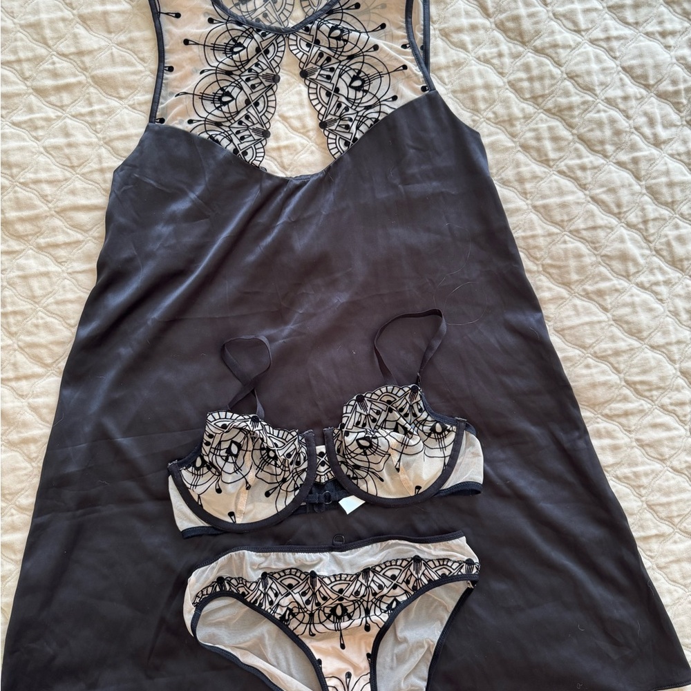 Elegant Black and Cream Lingerie Set